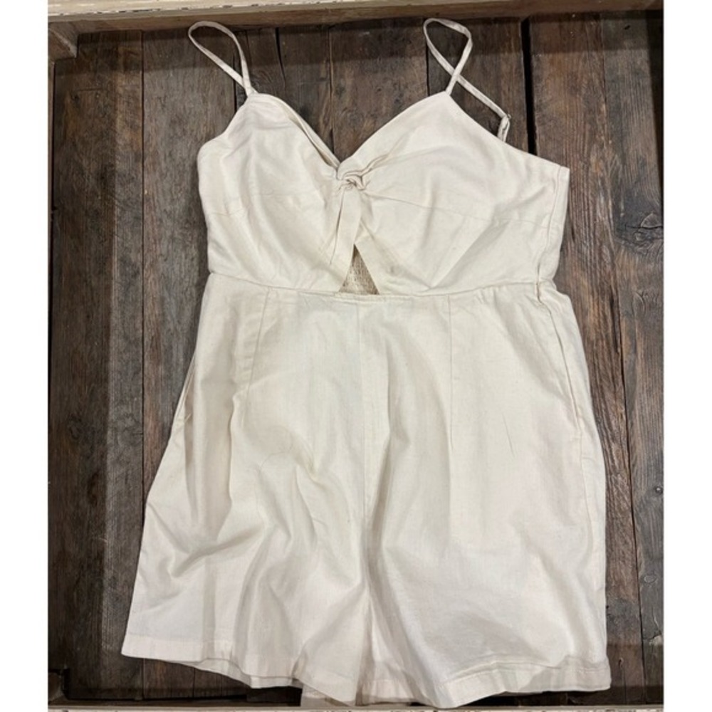 Old Navy cream‎ romper